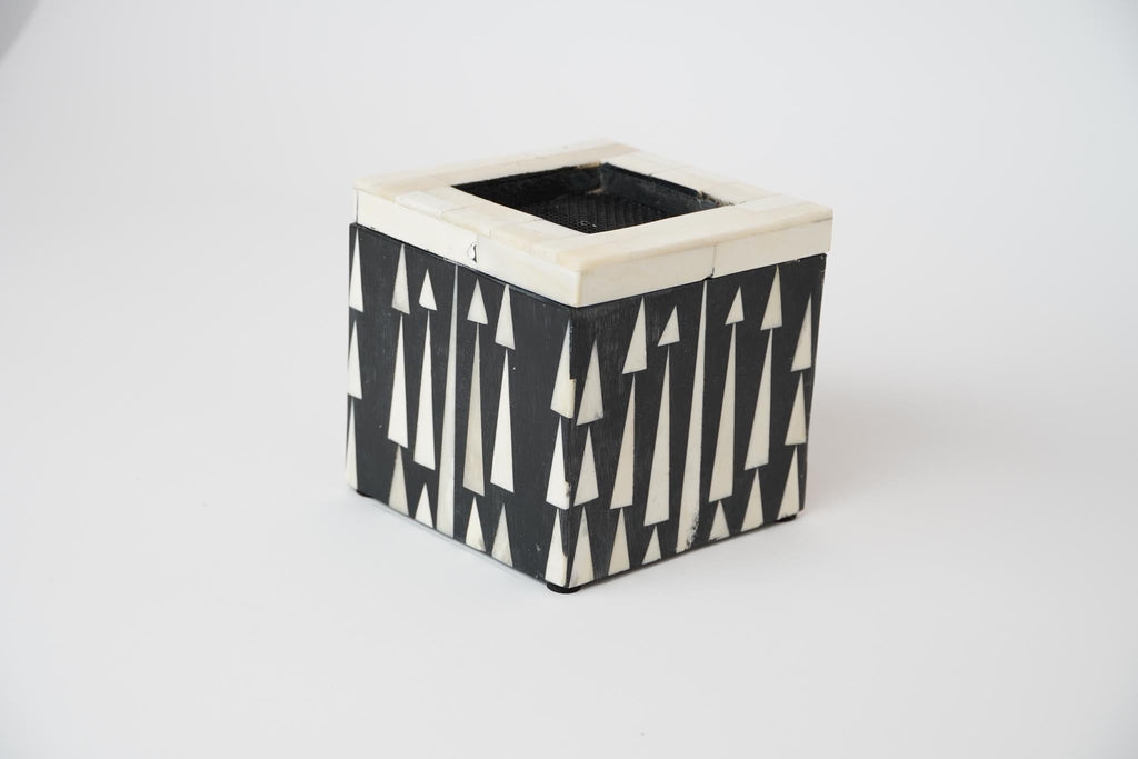 Triangles hair mubkhar | off-white