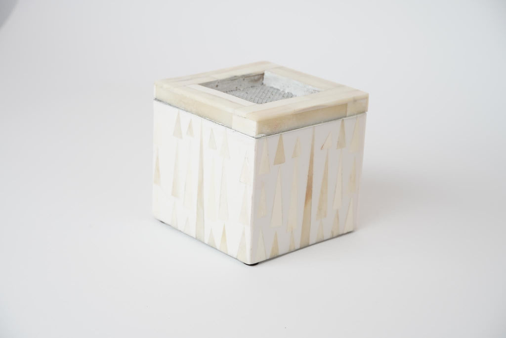 Triangles hair mubkhar | off-white