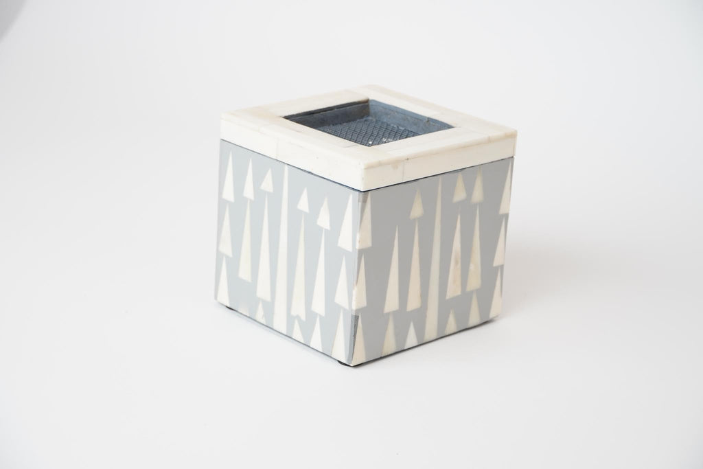 Triangles hair mubkhar | off-white