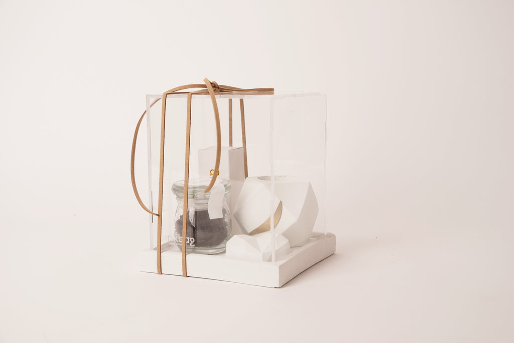 simple gift _ hex white