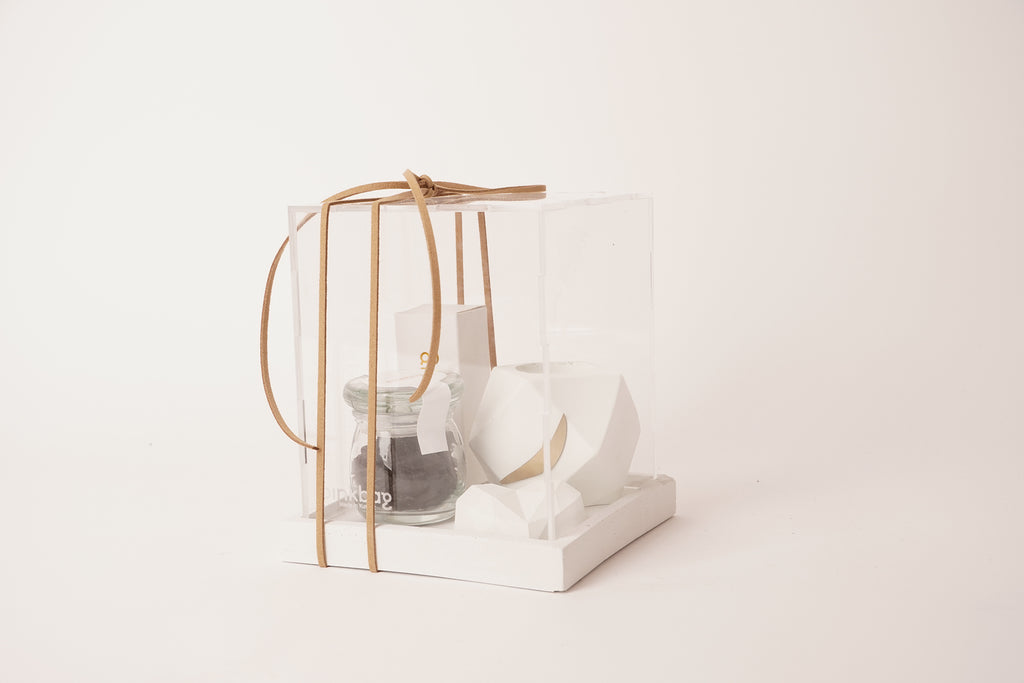 simple gift _ hex white