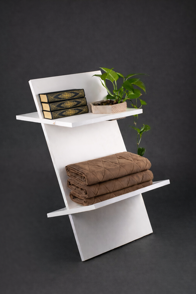 praying stand | white